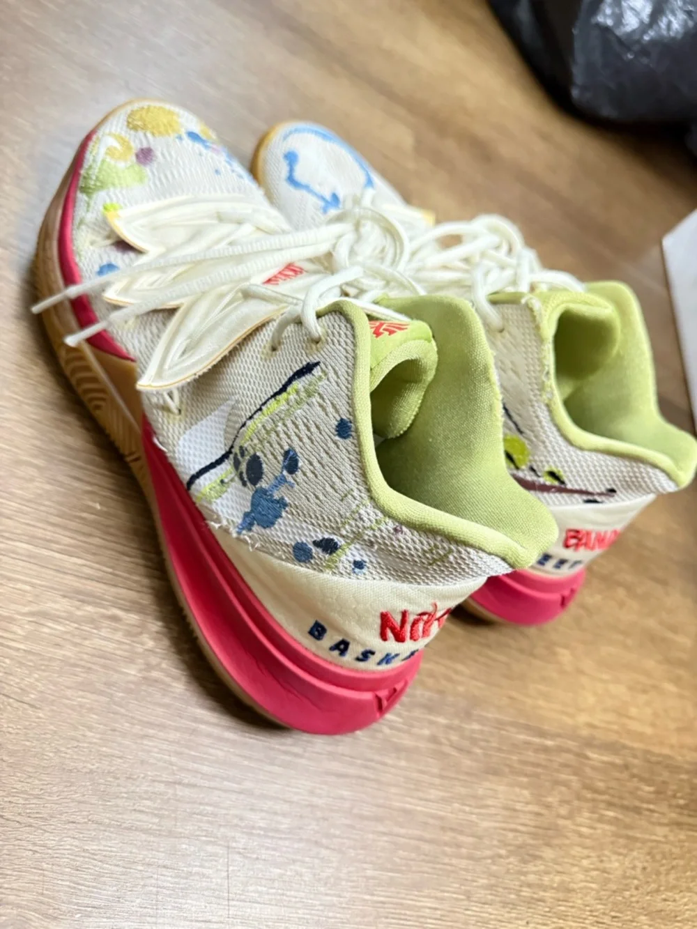 Nike Kyrie 5 x Bandulu Embroidered Splatters 2019 Size Men's  9.5 - Picture 4 of 9